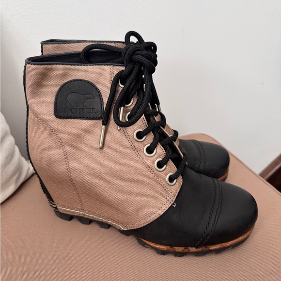 Sorel PDX Wedge bootie in black leather and tan Sz 7 - Picture 3 of 11